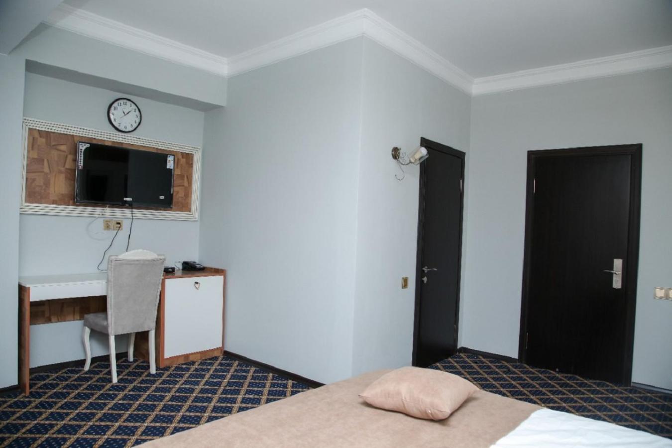 Bey Hotel Baku Exteriör bild